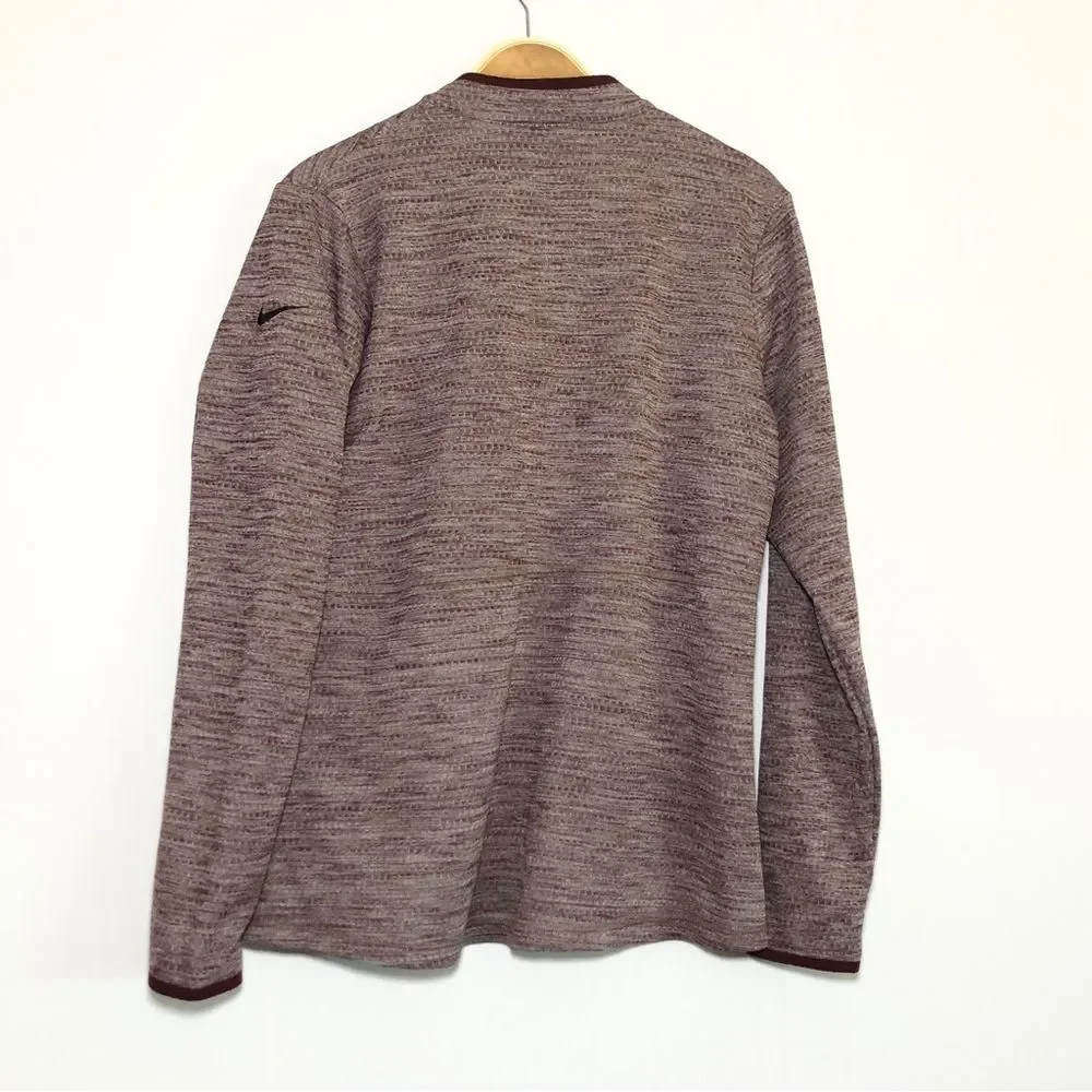 Nike features zip